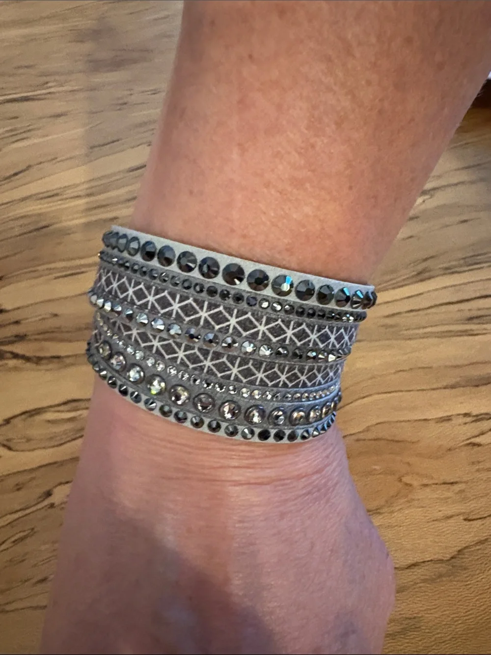 Swarovski Slake DLX Wrap Bracelet Gray Suede Crystal Stud Geometric Print 52700